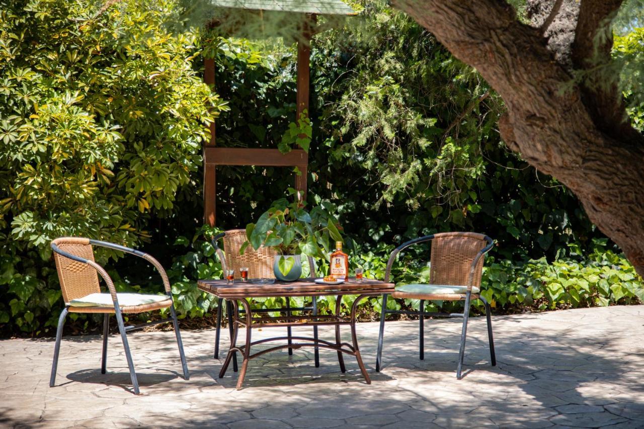 Zervos Bouka * Lefkimmi (Corfu)