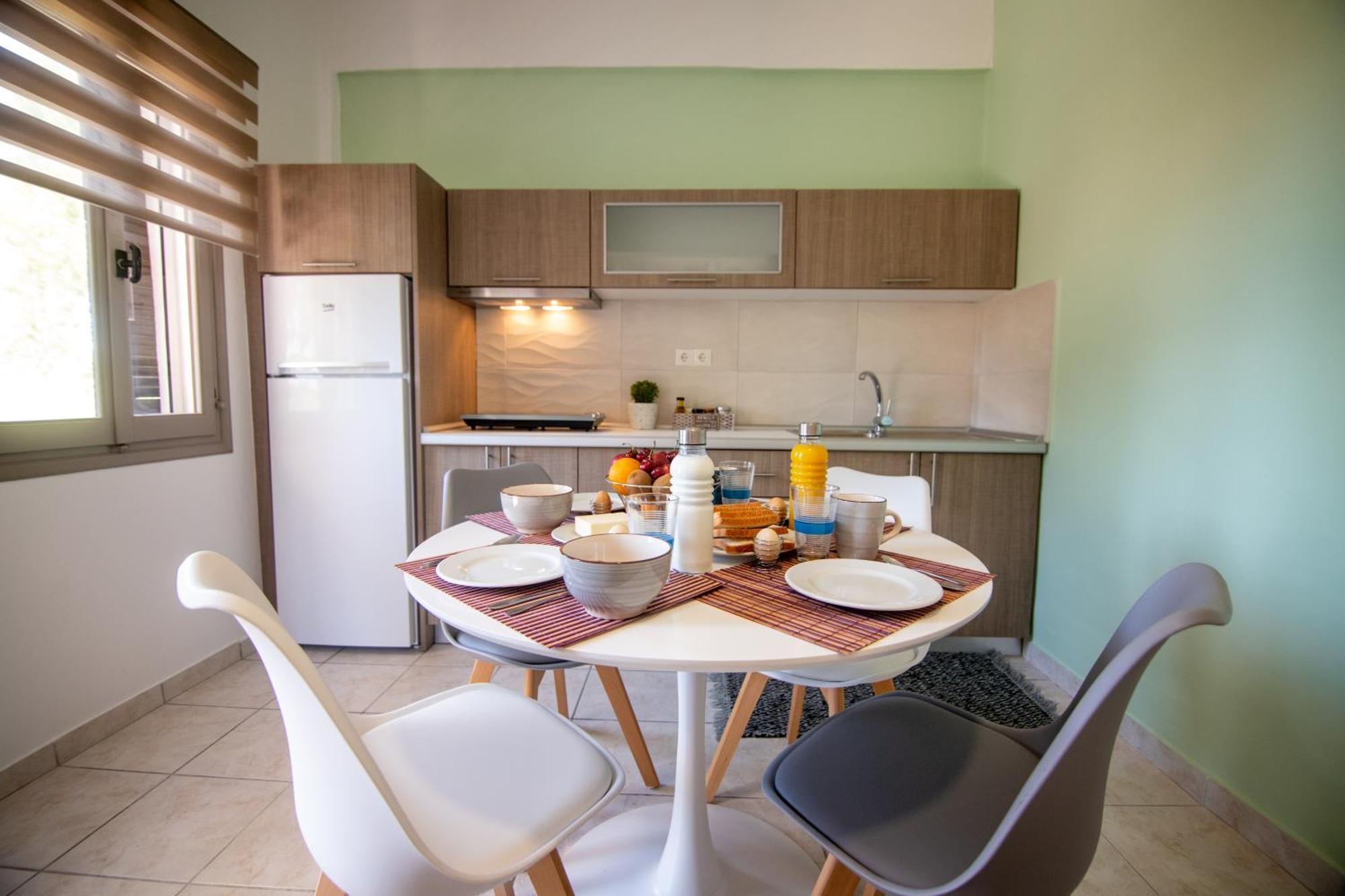 Zervos Bouka Apartment Lefkímmi